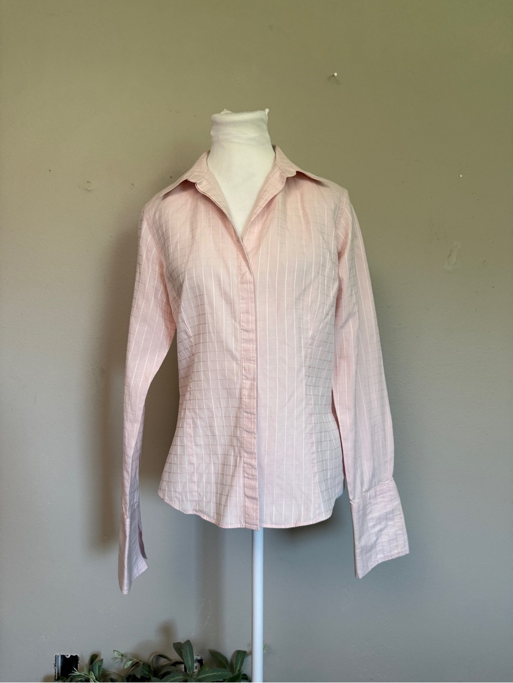 Thomas Pink Pink Striped Women's Top with cufflink style cuffs size 12